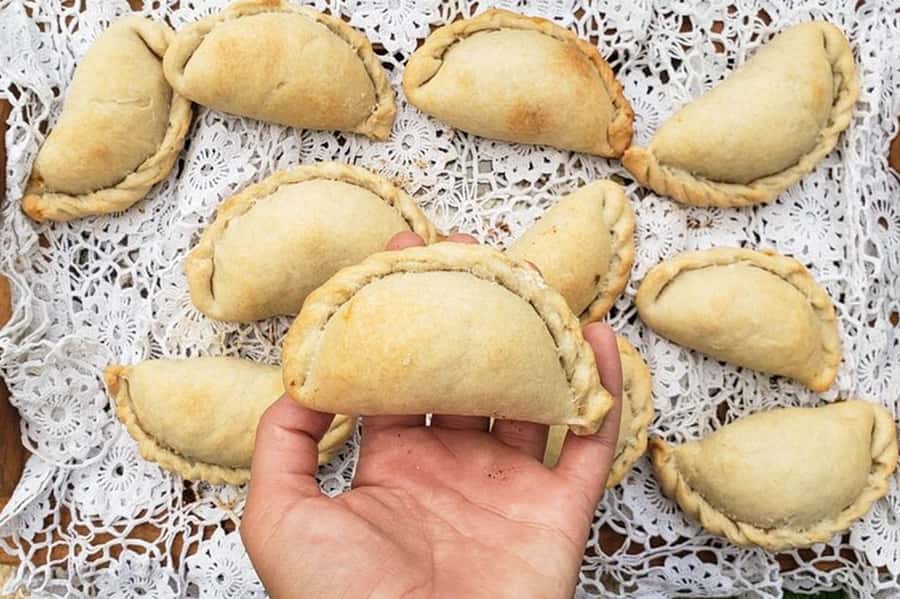 Argentinian Empanadas Cooking Experience in Palermo, Bs As - Language and teaching style: Spanish, English, Portuguese support