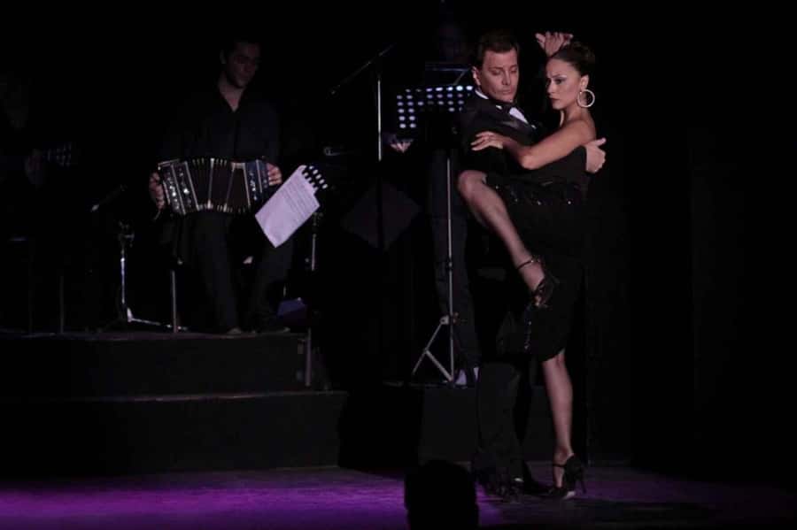 BA: Tango Show and Optional Dinner at Esquina Homero Manzi - The tango show itself: golden-age emotion with classic legends