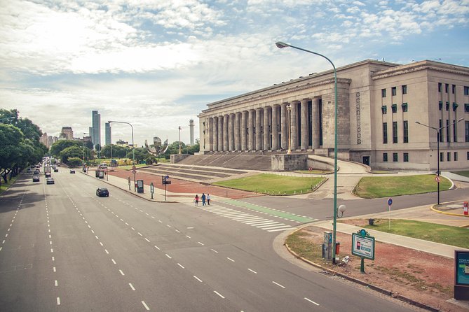 Buenos Aires Bike Tour: North Districts, Recoleta and Palermo - Recoleta Cemetery: where the famous rest, and why the guide matters