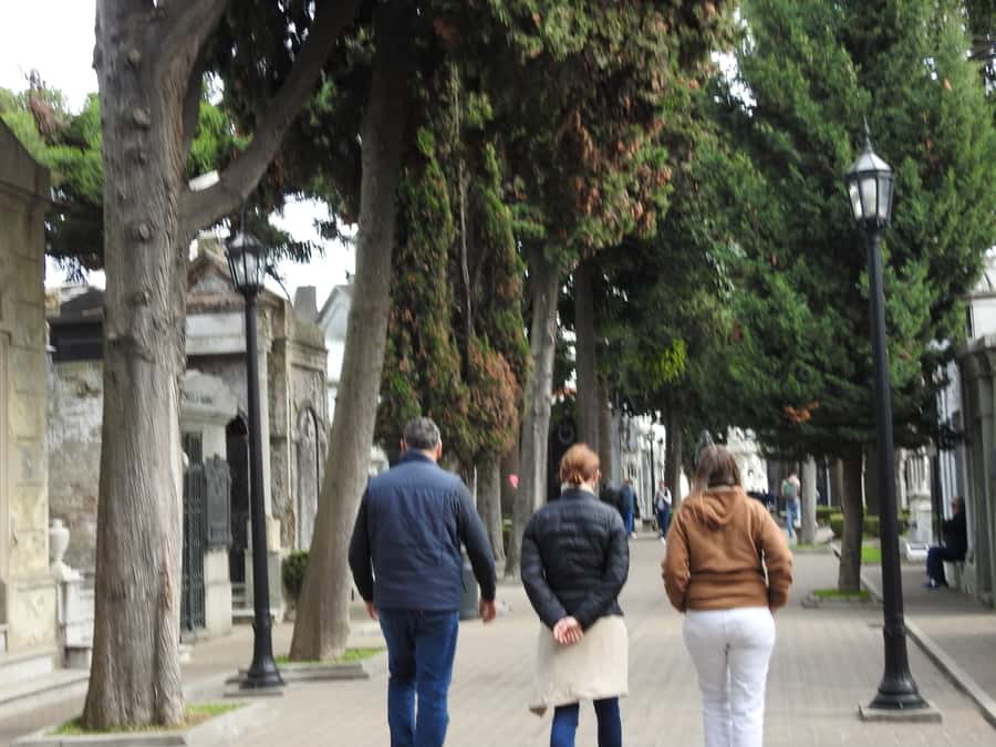 Buenos Aires: City Highlights Guided Tour with Transfer - La Boca and Caminito: tango beats and the colors you came for