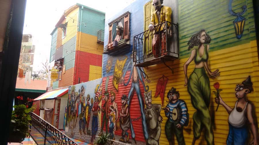 Buenos Aires: City Highlights Guided Tour with Transfer - Retiro and the approach to Recoleta: the city gets quieter