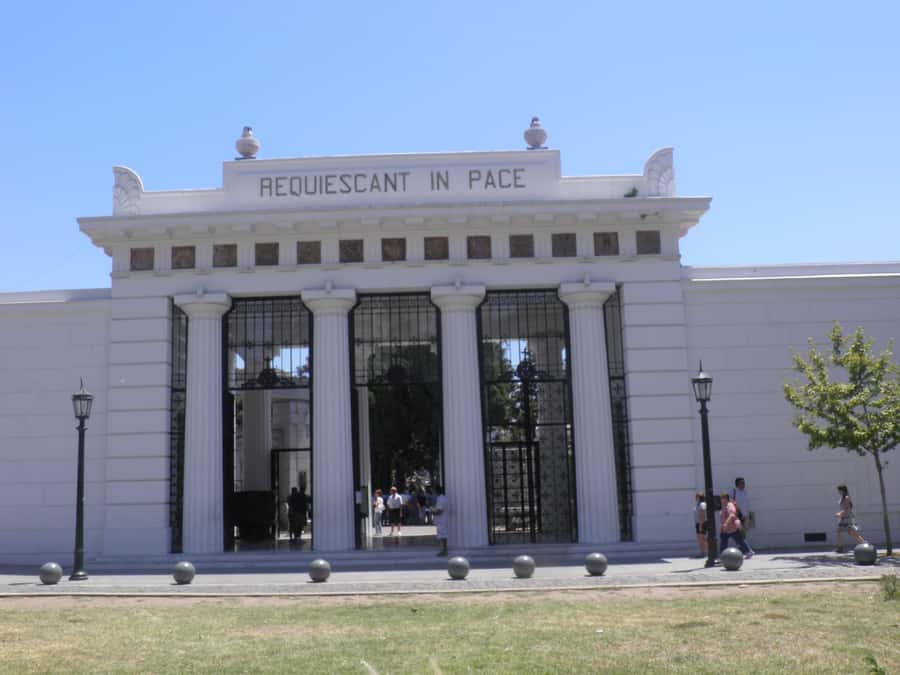 Buenos Aires: City Highlights Guided Tour with Transfer - Transfers, comfort, and the walking reality