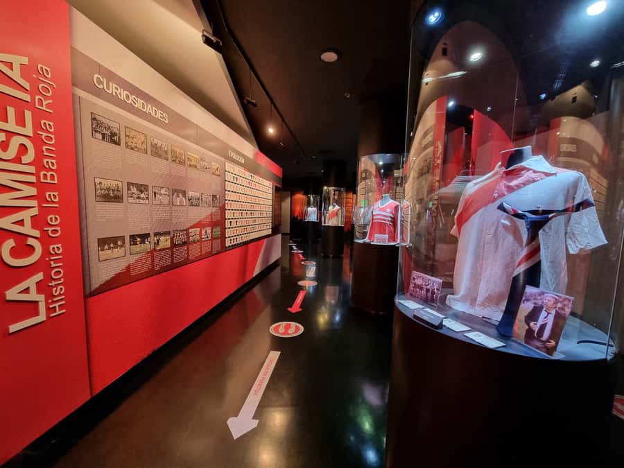 Buenos Aires: Hop-On Hop-Off Bus and Football Museums - Hop-On Hop-Off Bus: Flexible Stops and Audio That Keeps You Oriented