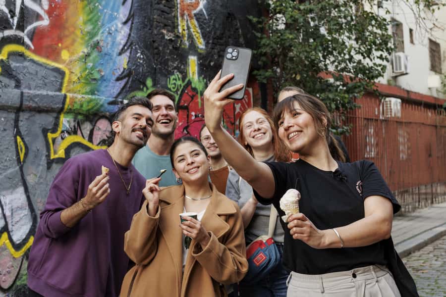 Buenos Aires: Local Foodie Adventure with Sherpa Food Tours - Stop 1: A Hole-in-the-Wall Deli Where Empanadas Set the Tone