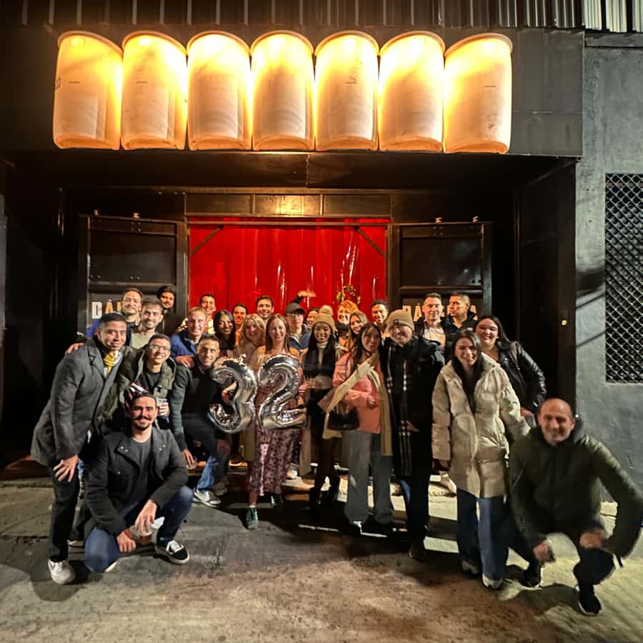 Buenos Aires Nightlife: Party Like a Local - Friday in Palermo: bar hopping for reggaeton and a late club entry