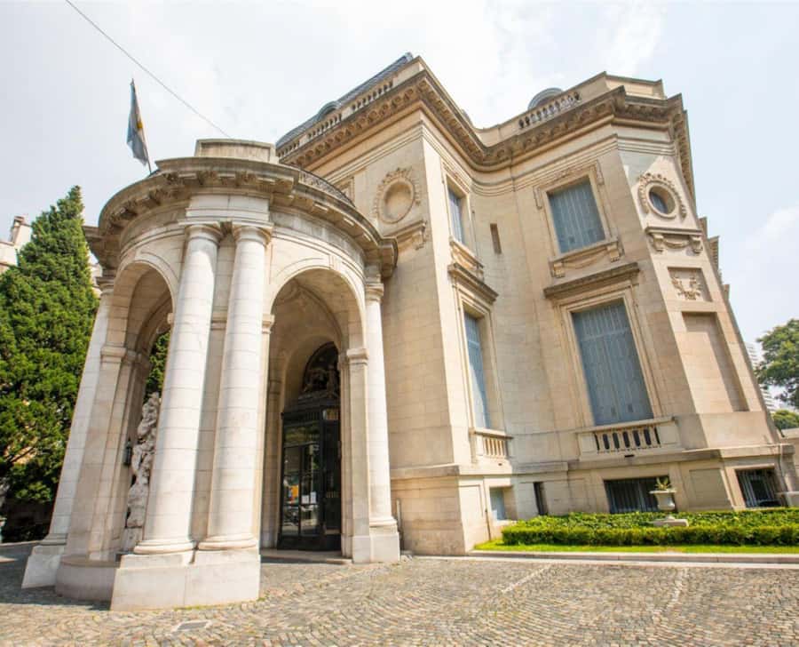 Buenos Aires Premium City Tour - Guide quality: energy matters, and names can matter too