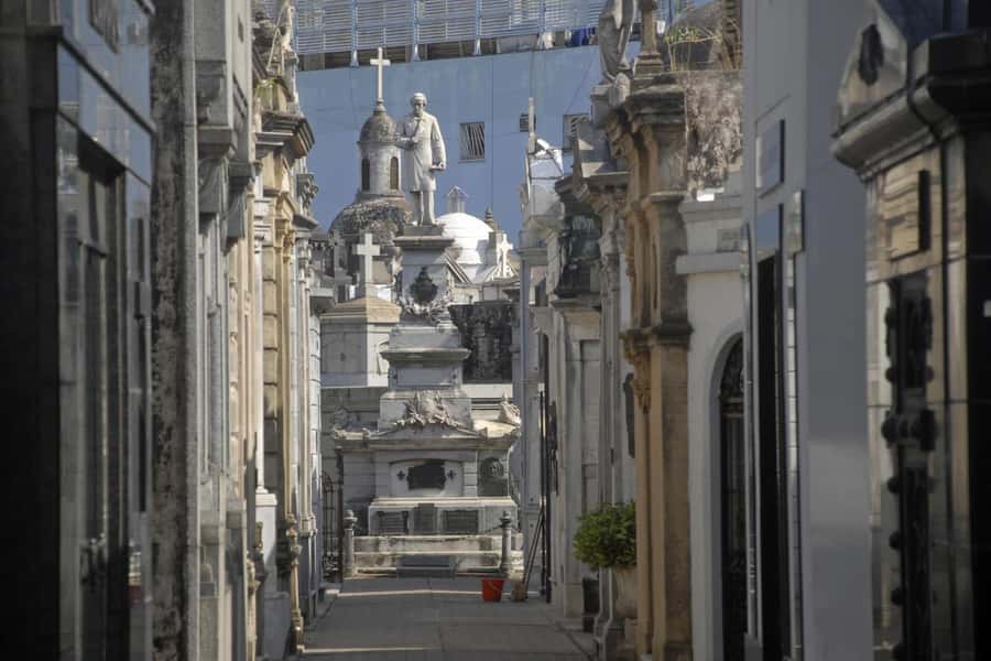 Buenos Aires Premium City Tour - Teatro Colón area walking: where the city shows off