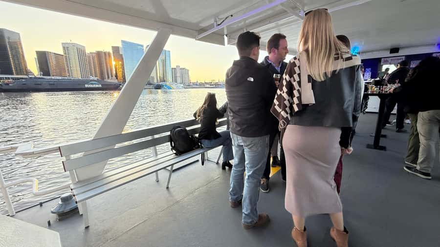 Buenos Aires: Puerto Madero Sunset Cruise with Open Bar - Who should book this sunset cruise—and who should skip it