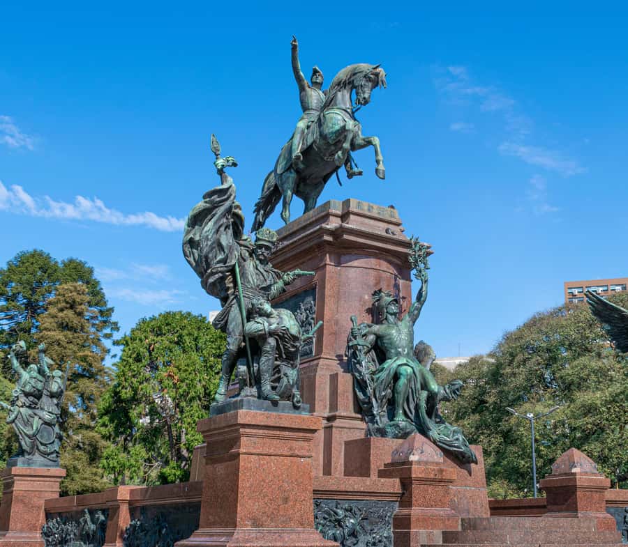 Buenos Aires: Recoleta and Retiro Tip Based Walking Tour - Recoleta and Retiro in Three Hours: What You’re Really Buying
