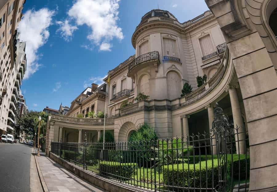 Buenos Aires: Recoleta and Retiro Tip Based Walking Tour - Plaza Alvear and the Church of Our Lady of Pilar