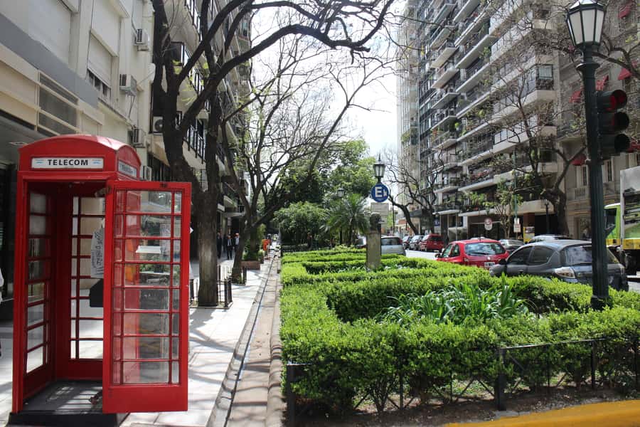 Buenos Aires: Recoleta Neighborhood Walking Tour - Entering Recoleta with the right orientation