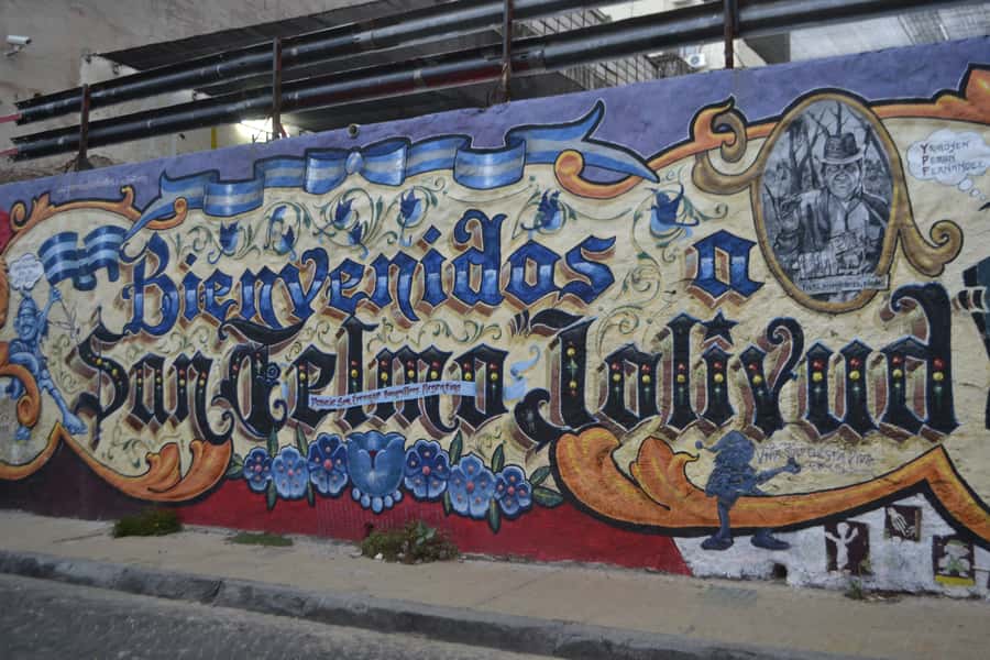 Buenos Aires: San Telmo and Market Guided Walking Tour - Mafalda statue: a quick landmark with a bigger lesson