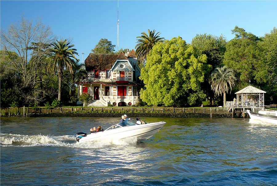 Buenos Aires: Tigre Premium with Boat Ride - Río de la Plata Views, San Isidro Cathedral Photos, and River Plate Stadium Energy