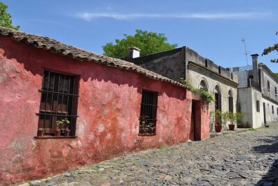 Colonia Premium Day Tour From Buenos Aires - Hotel pickup in Buenos Aires: smooth starts matter