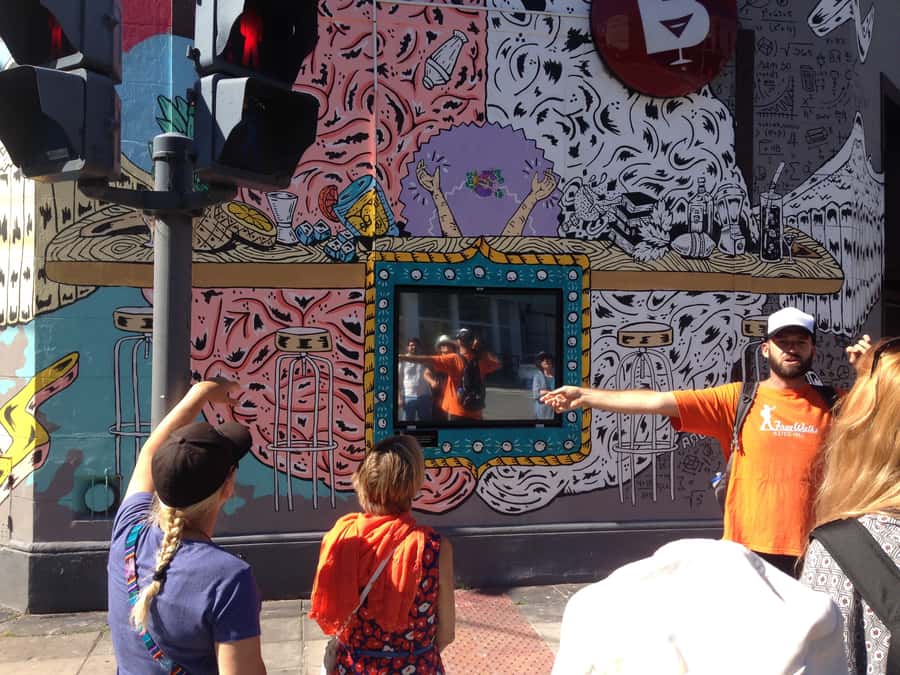 Palermo: Graffiti and Street Art Guided Tour in English - The Madison Avenue Bar stop and why the Trump Wall matters