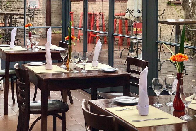 Premium Day Tour to Colonia del Sacramento - Lunch at Mesón de la Plaza: the included meal that actually holds up